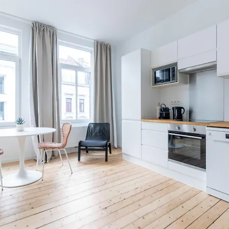 Sleek - Urban Elegance In The Heart Of Apartment Ghent
